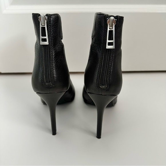 Charles David Reform Open Toe Sandal - Picture 9 of 12